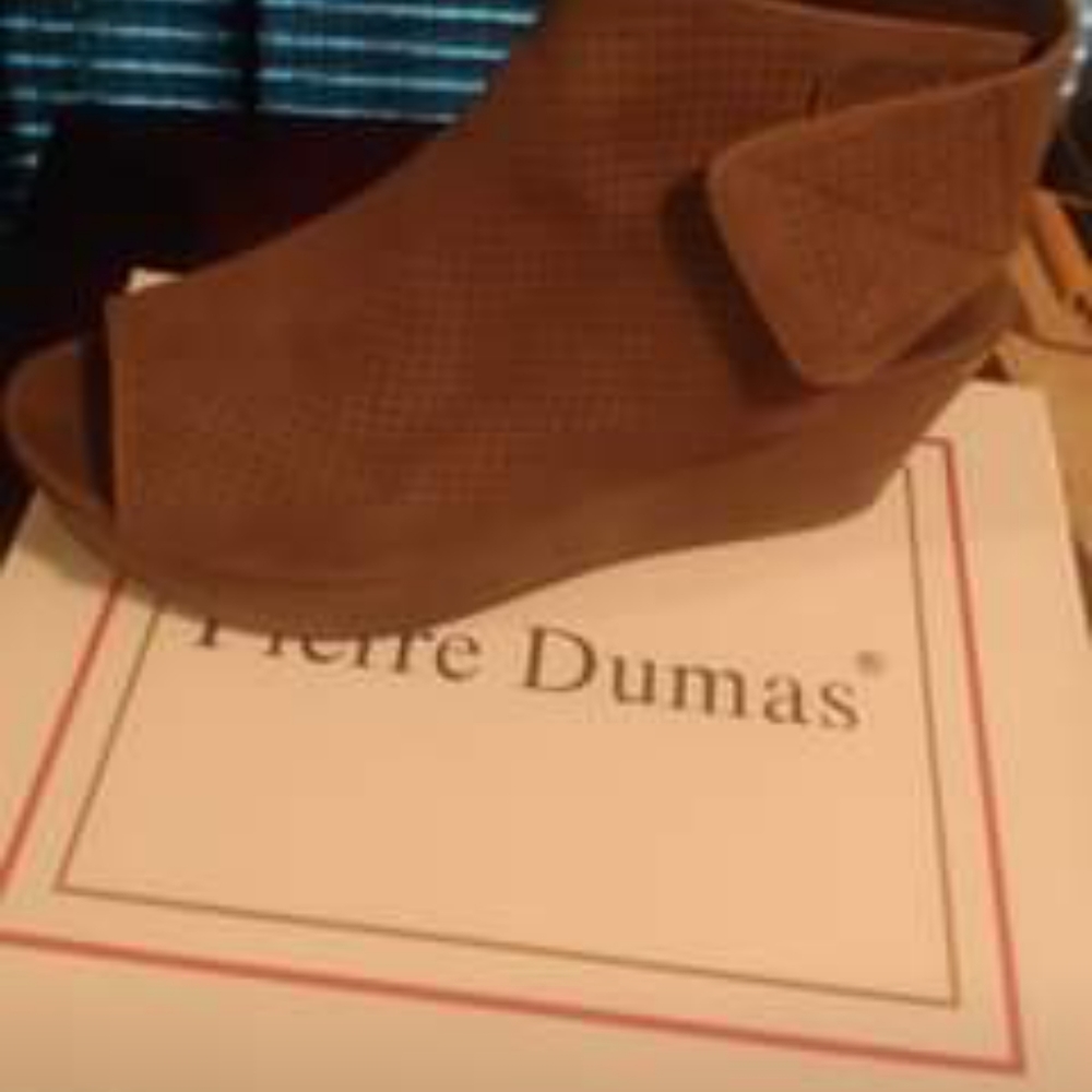 Wedge bootie